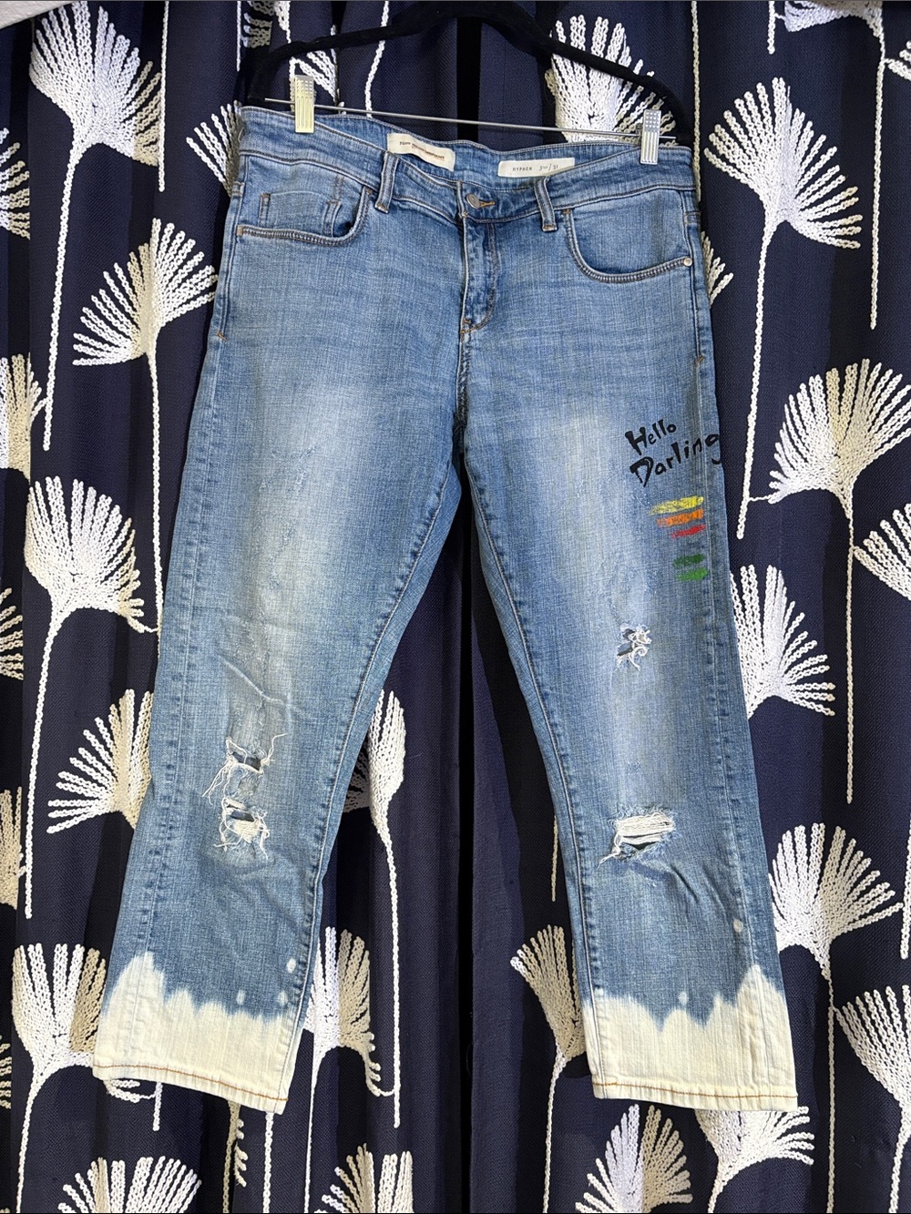 Pilcro Distressed Cropped Women’s Jeans - Hello Darling Paint Detail